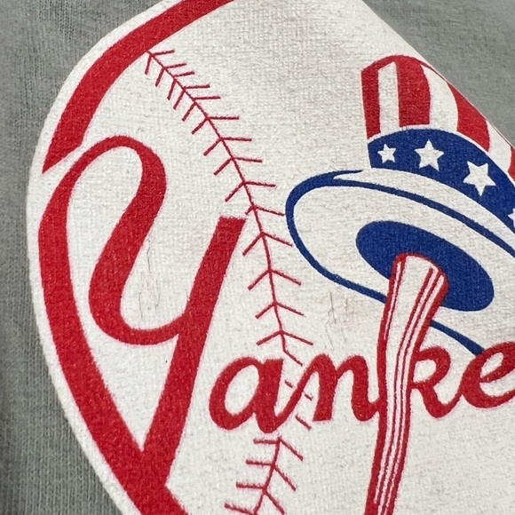 Vintage New York Yankees 2002 Gray MLB Baseball Sports Jersey Shirt - Picture 5 of 7